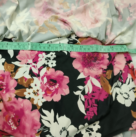 Maxine Of Hollywood Swim Suit - Picture 9 of 15